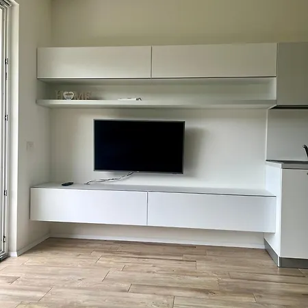 Emma's Riva-dream - Sonnige 2-zimmer-wohnung Mit Garage Und Balkon In Apartament *