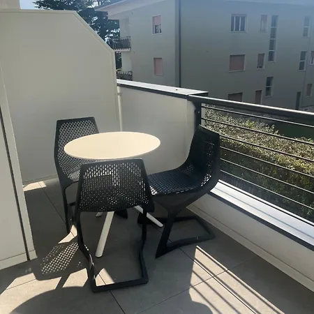 Emma's Riva-dream - Sonnige 2-zimmer-wohnung Mit Garage Und Balkon In Riva