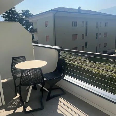 Emma's Riva-dream - Sonnige 2-zimmer-wohnung Mit Garage Und Balkon In Apartament *